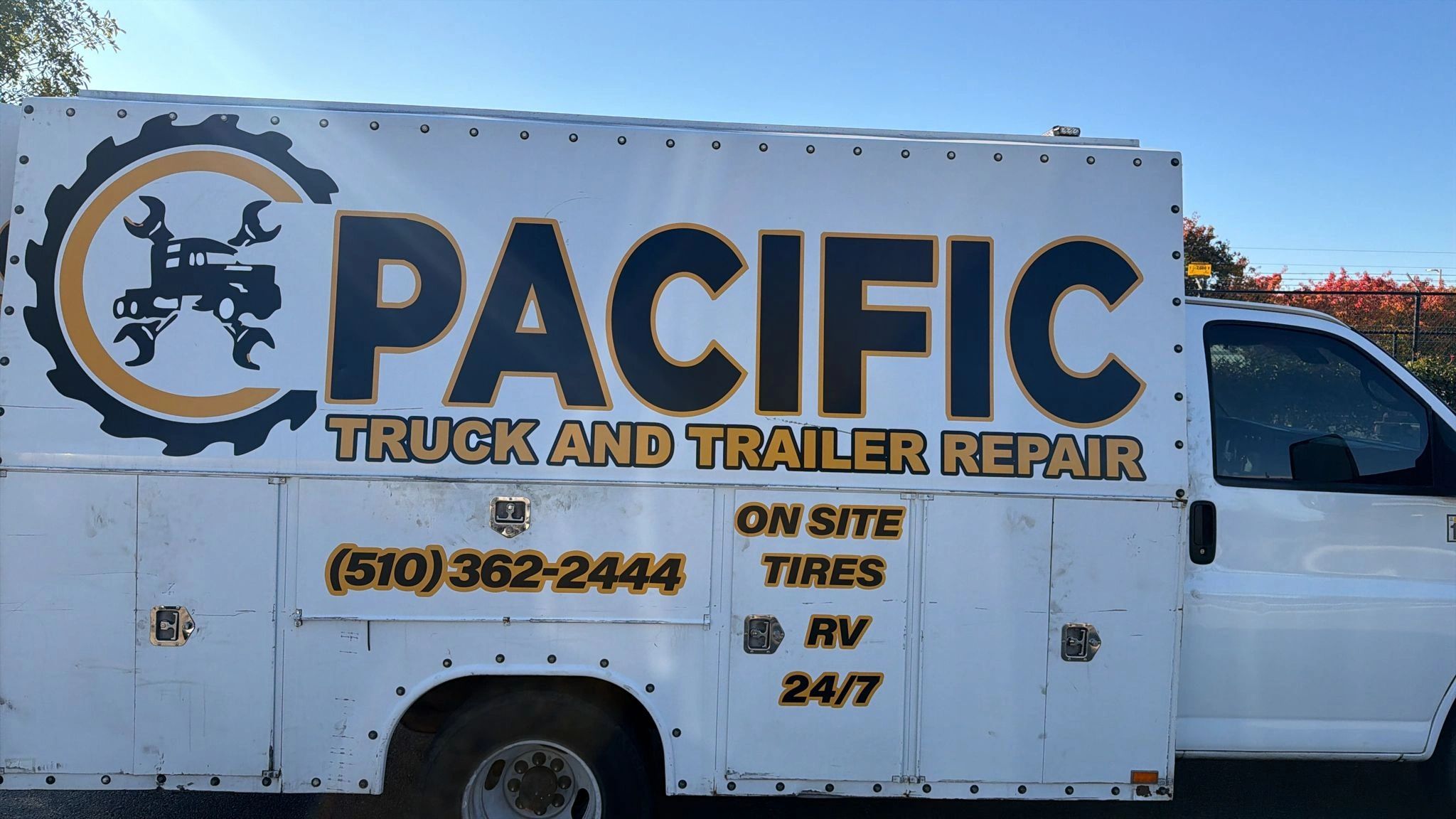 Pacific Truck and Trailer Repair service truck